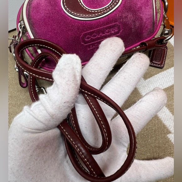 COACH RARE Jacquard Signature "C" Pink Suede Camera Crossbody Bag - Picture 3 of 9